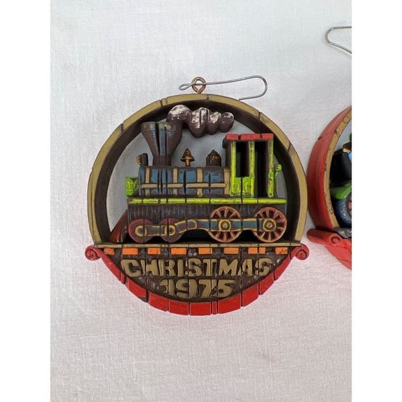 Hallmark Nostalgia Christmas 1975 Season's Greetings 1977 Train Car Lot - Picture 4 of 7